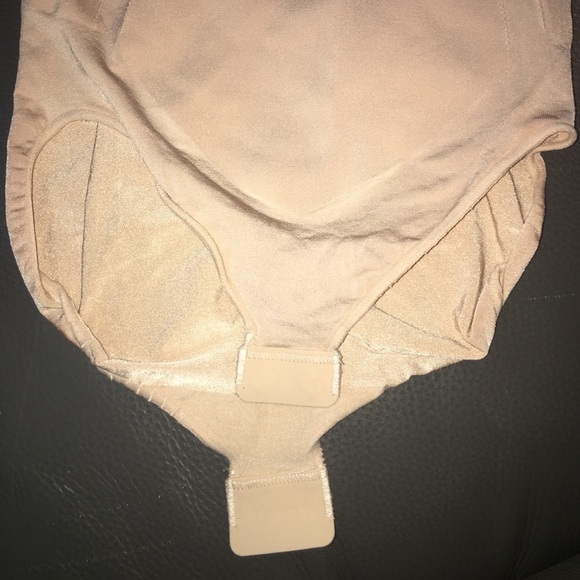 Spanx bodysuit in a tan cream color size Small Petite - Picture 5 of 12